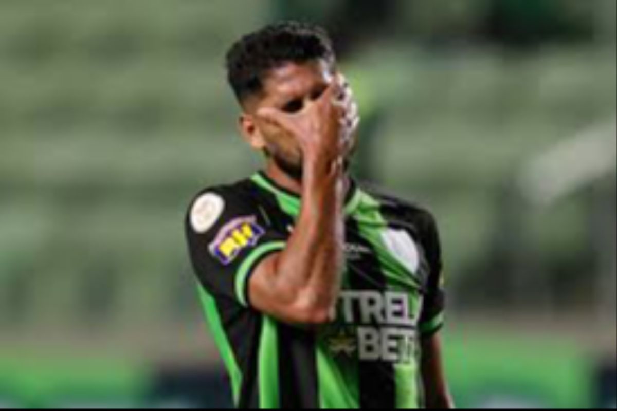 América-MG luta, mas Bragantino vence e adia sonho do acesso à Série A